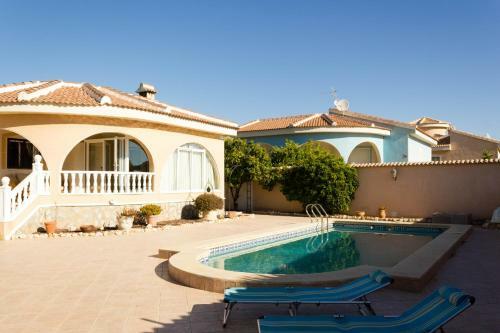 Villa House In Quesada With Swiming Pool