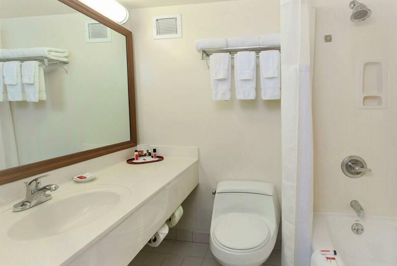 Hotel Holiday Inn Waikiki (.)