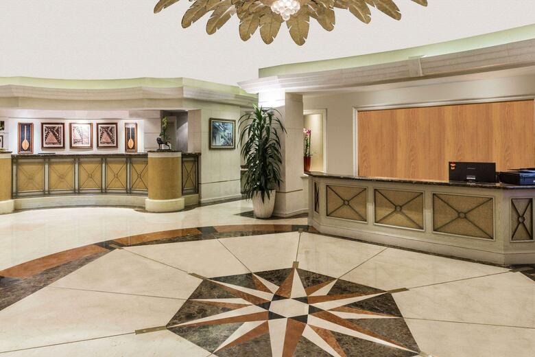Hotel Holiday Inn Waikiki (.)