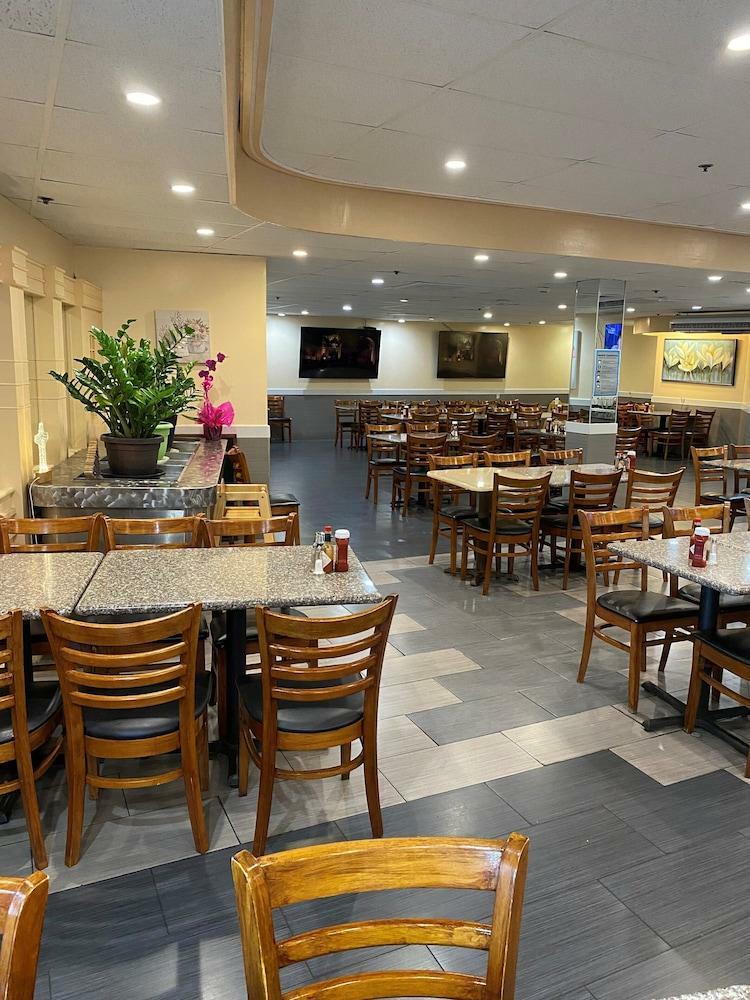 Hotel Holiday Inn Waikiki (.)