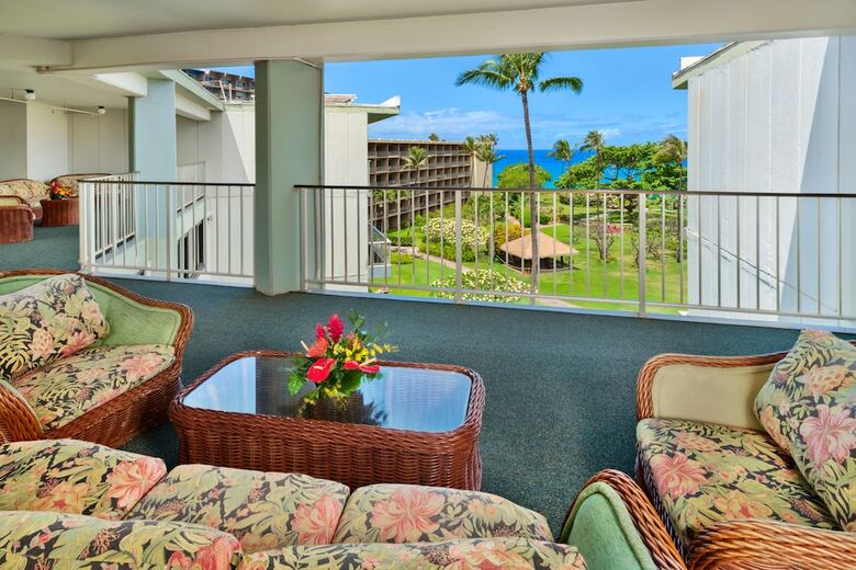 Kaanapali Beach Hotel