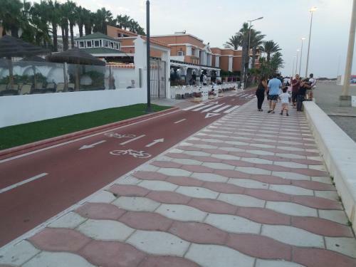 Apartamento Sol Todo El A�o En Roquetas de Mar