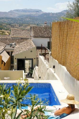 Ronda Center Apartments With Pool