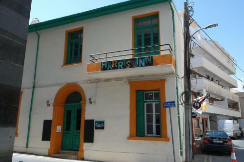 Hostal Harrys Inn Guesthouse