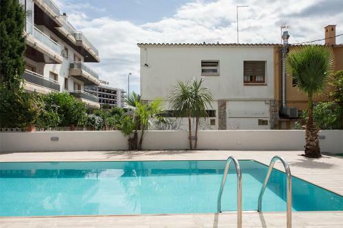 Apartamento Moderno Con Piscina Y Parking Cerca de La Playa