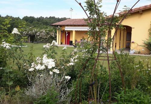 Idyllic Guest Wing Of Villa