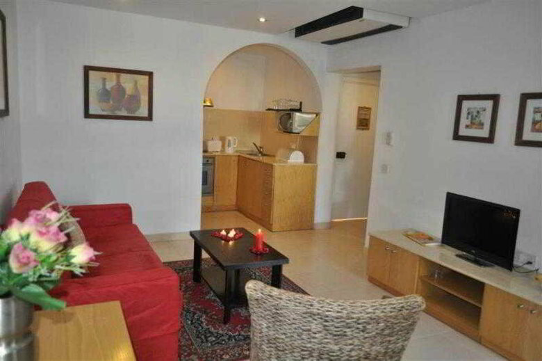 Aparthotel Club Salina Wharf