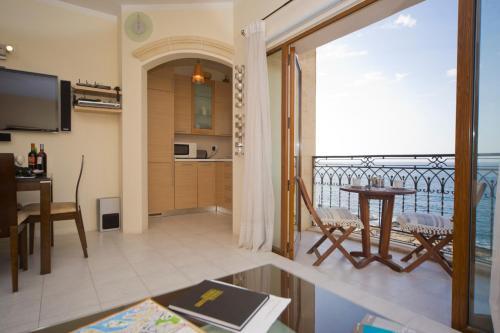Apartamentos Ascot By The Sea