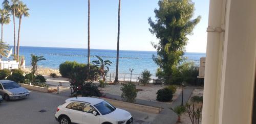 Lea Seafront Luxury Apartment (Breakbooking-cy)