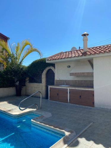 Episkopi Villa, Luxury 4 Bedroom With Pool - Limassol