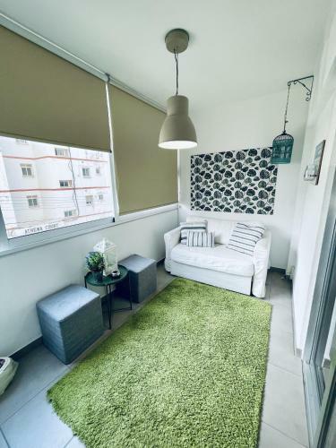 Beautiful 2-bedroom Apartment By The Sea!
