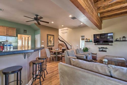 Main Home And Casita With Rooftop Deck And Patio