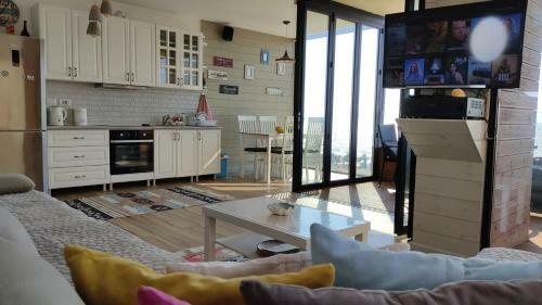 Luxury Beach Apartment In Qerret