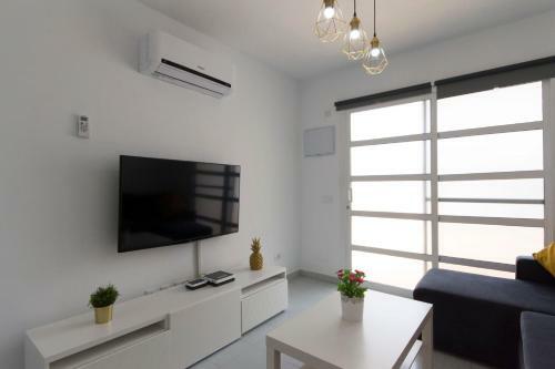 Bungalow With Terrace Near The Beach