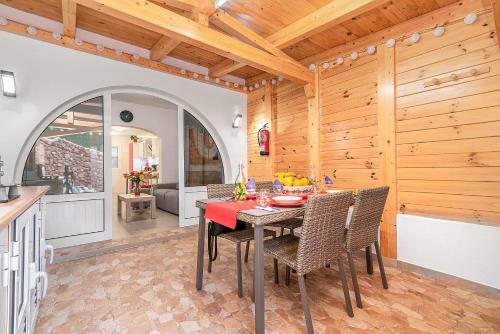Bungalow, Pool,terrace Private, Perfect Work House