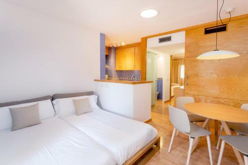 Ses Eufabietes Apartments & Restaurant
