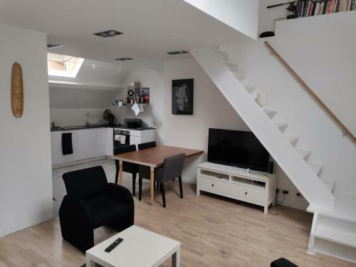 Apartamento Studio Cosy Dans Grand Appartement (Merode) Parc Du Cinquantenaire