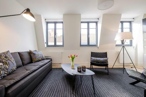 Fabulous Apartments In Ch�telain Area