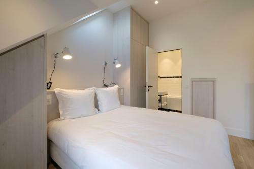 Fabulous Apartments In Ch�telain Area