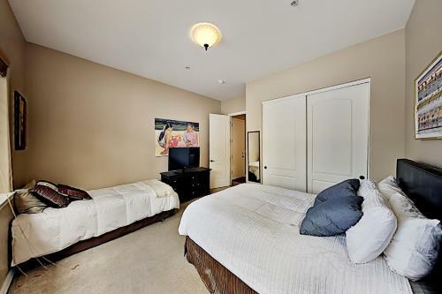 Pinnacle Pines Townhome