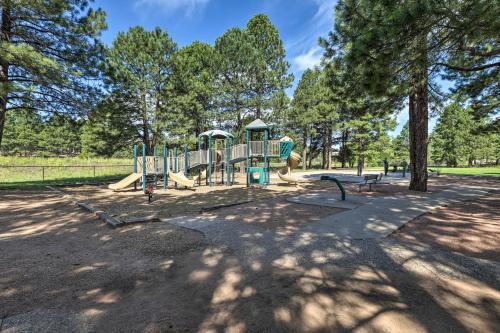 Contemporary Flagstaff Retreat With Ponderosas!