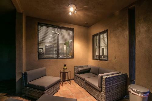 Luxe 4 Bdrm Wpool And Spa On Golf Course Lot