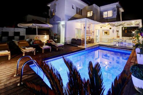 Sunnyvillascyprus: Modern 3br Villa /w Pool