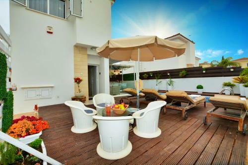 Sunnyvillascyprus: Modern 3br Villa /w Pool