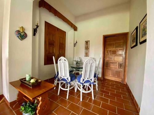 El Vergel Entire Villa W/pool