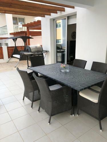 Marina View Villa 11
