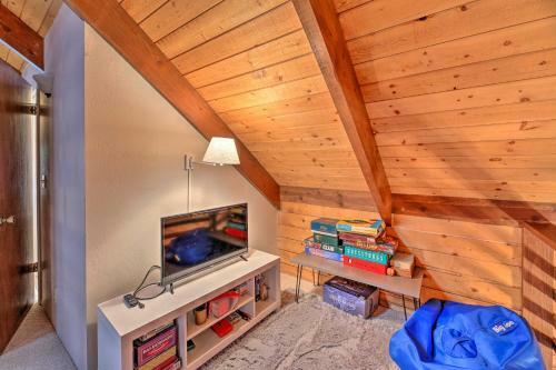 Dreamy Pinetop Log Cabin Golf, Hike And Ski!