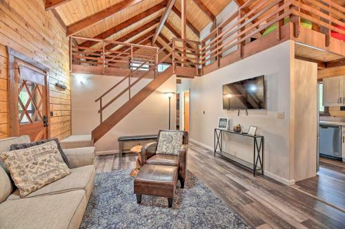 Dreamy Pinetop Log Cabin Golf, Hike And Ski!