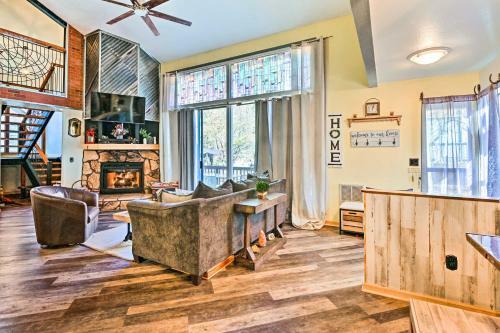 Relaxing Pinetop Townhome With Deck And Grill!