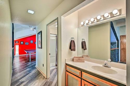 Relaxing Pinetop Townhome With Deck And Grill!