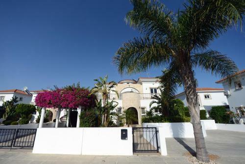 Villa Karythia