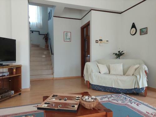 4 Bd Villa By Golden Bay Beach In Pyla