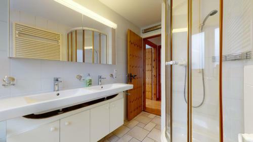 Apartment In Crans-montana For 7 Persons, Covered Parking