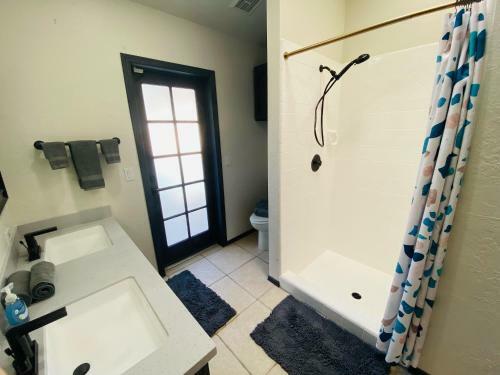 Amazing Mesa Home With Basement! Sleeps 18!