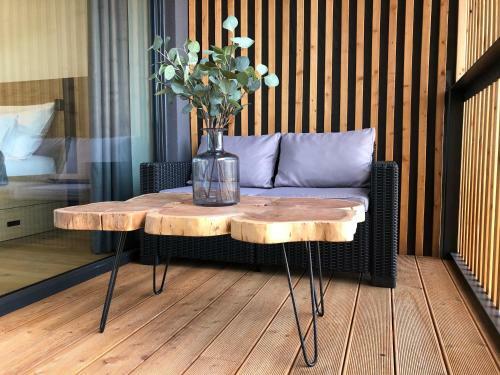 Hotel Tee Room ?eladn� & Wellness
