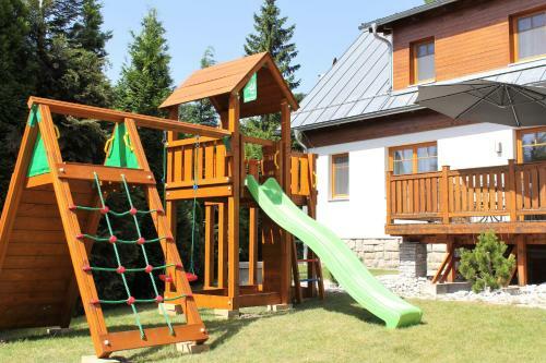 Hostal Vila Apalucha49 ?eladn� - 12 Osob