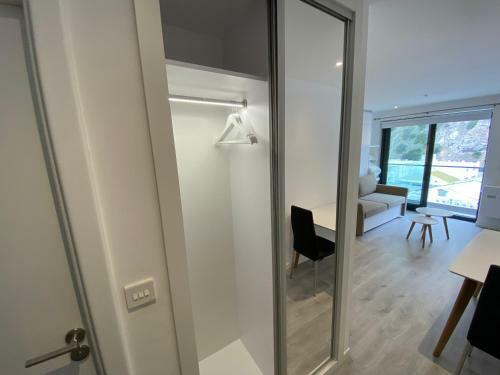 Modern Studio Apartment At The Hub