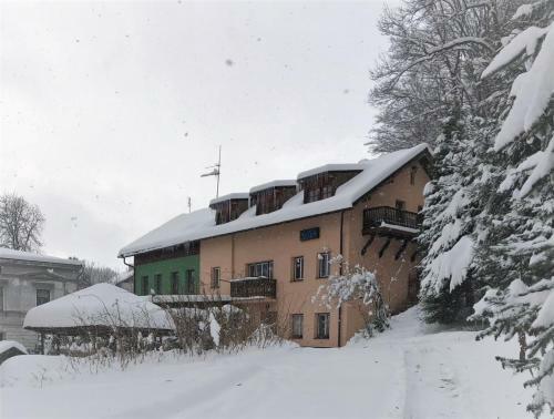 Hostal Chata Artur