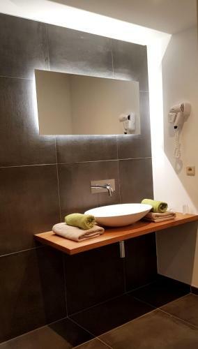 Hotel C�t� Cour