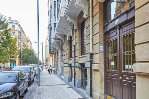 Prim Apartment By Basque Homes