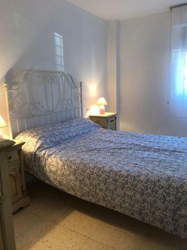 Inviting 2-bed Apartment In Sax Historical Spain