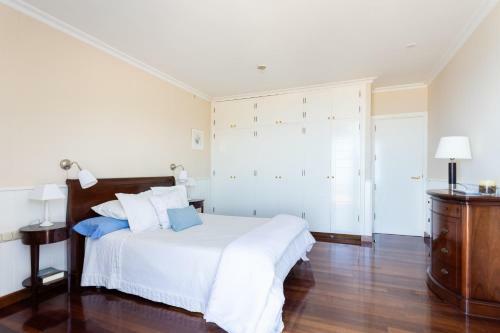 Home2book Stunning Villa Raquel, Pool & View