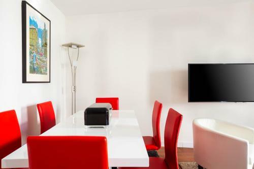 Luxury Apartment With Free Parking