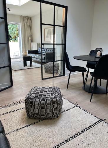 Unique Luxury Apartment With Cosy Garden!