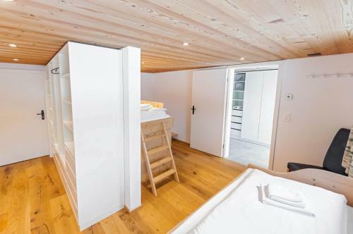 Chic Alpine Apartment For 5 - Perfect For Skiers