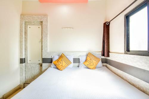 Spot On 61105 Hotel Rajhans